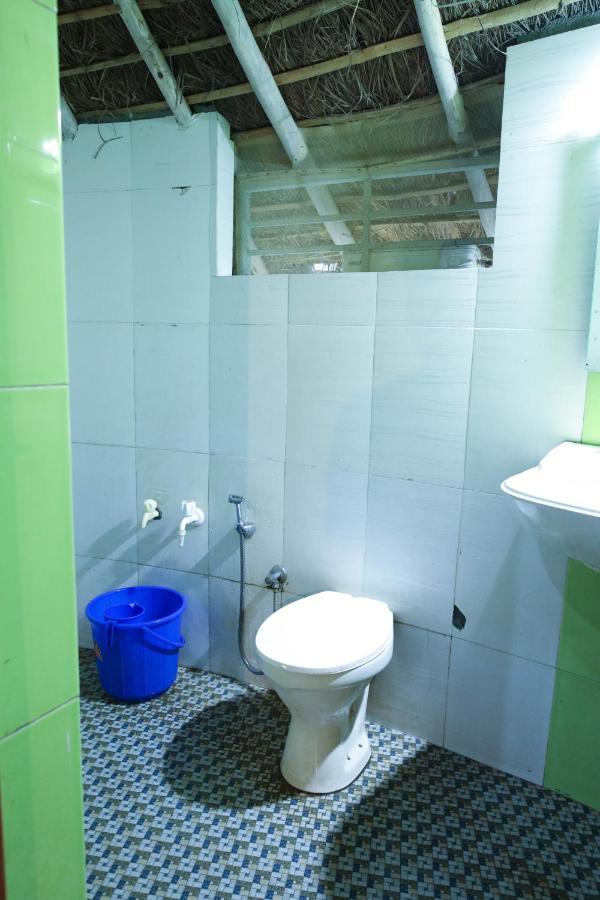 เกราลา ไวลด์ สเตย์ Hotel Kanthalloor ภายนอก รูปภาพ